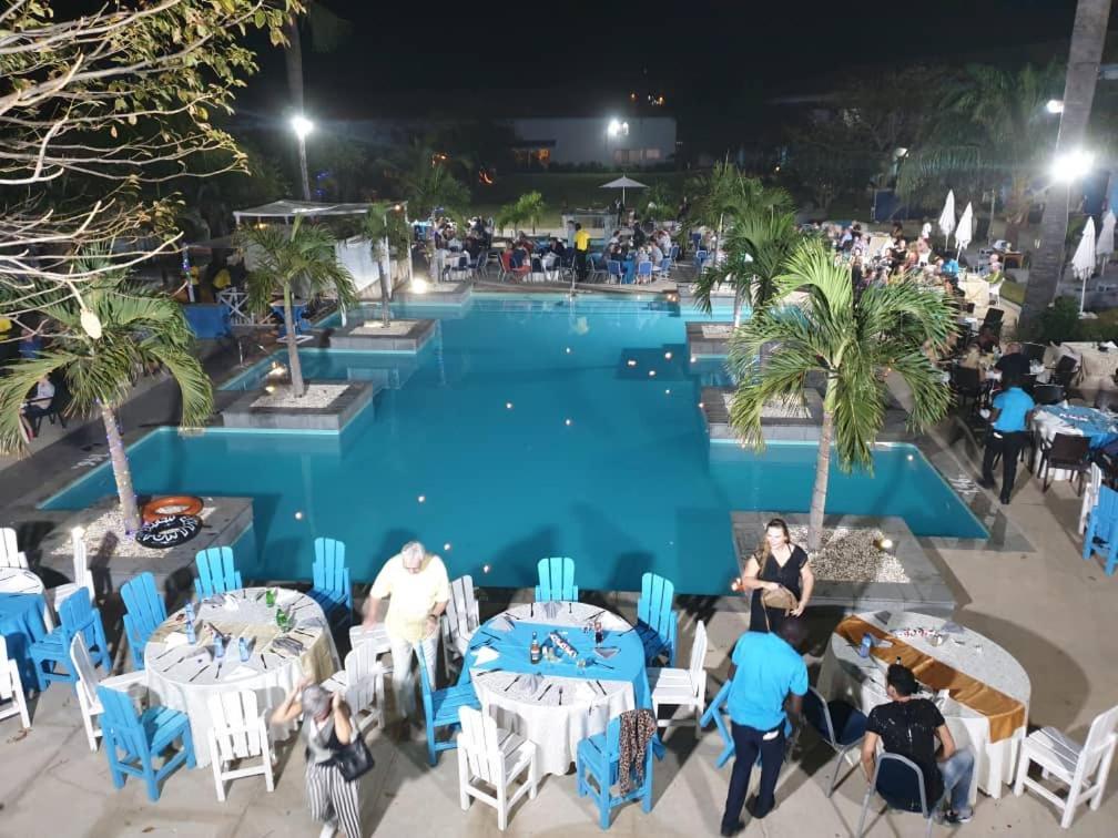Djembe Beach Resort Кололи Екстериор снимка