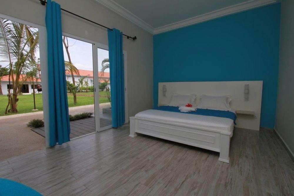 Djembe Beach Resort Кололи Екстериор снимка