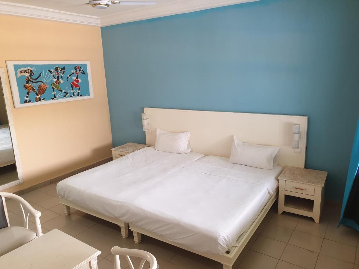 Djembe Beach Resort Кололи Екстериор снимка