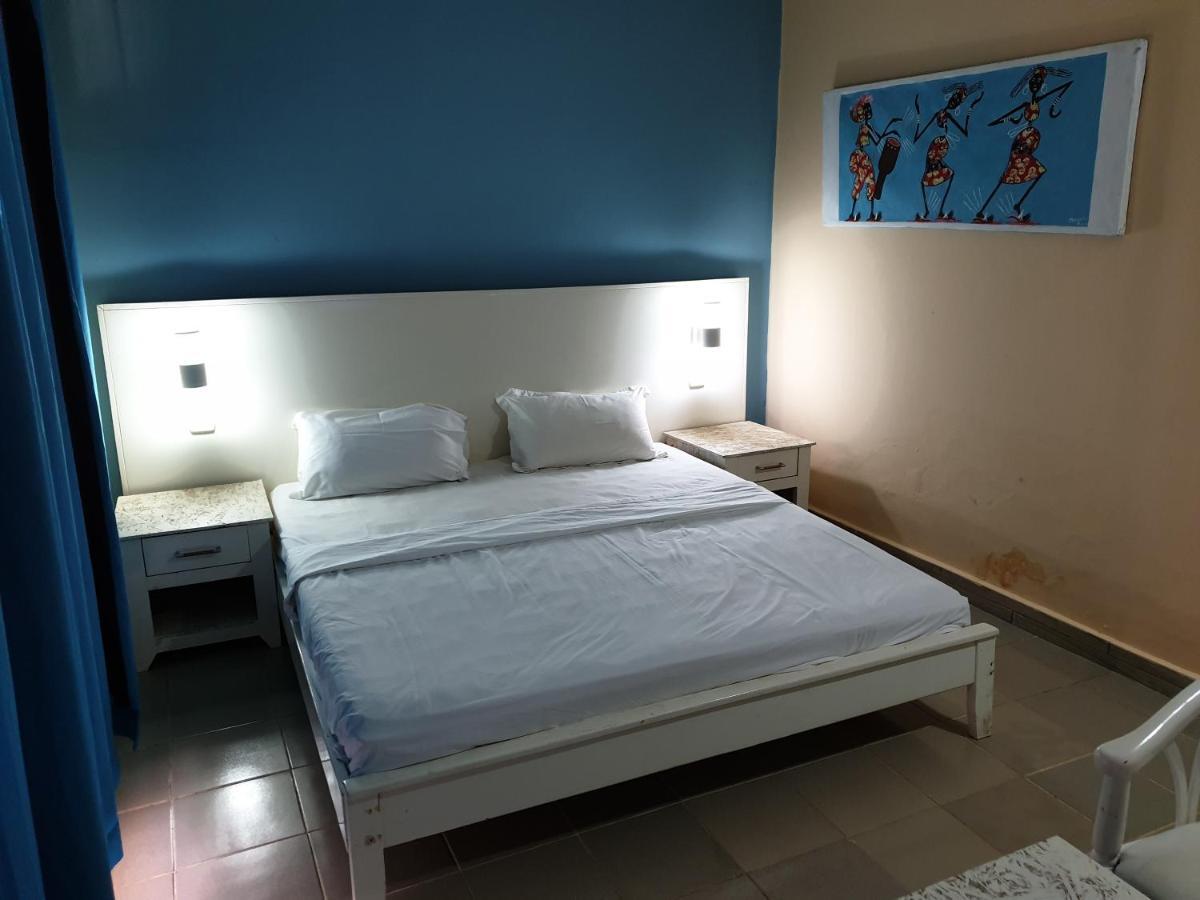 Djembe Beach Resort Кололи Екстериор снимка