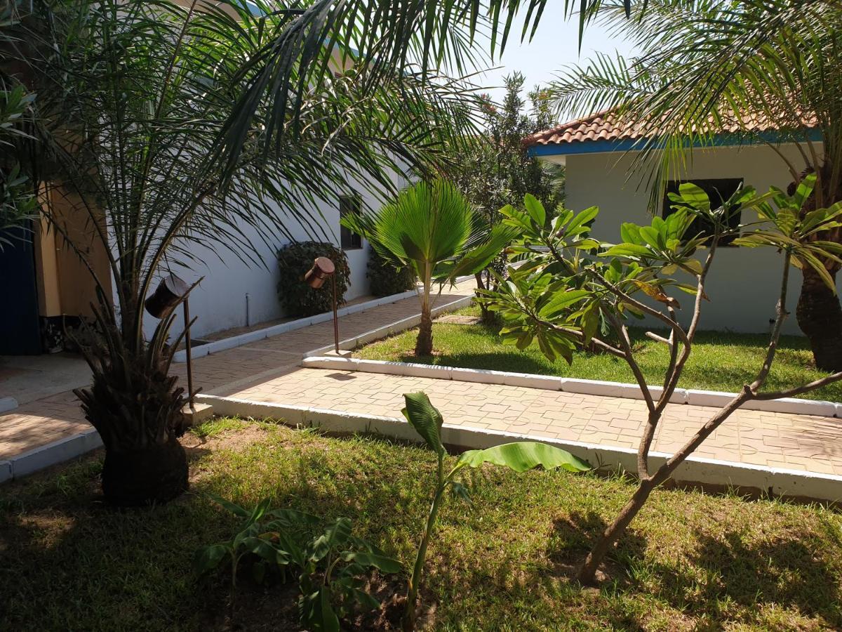Djembe Beach Resort Кололи Екстериор снимка