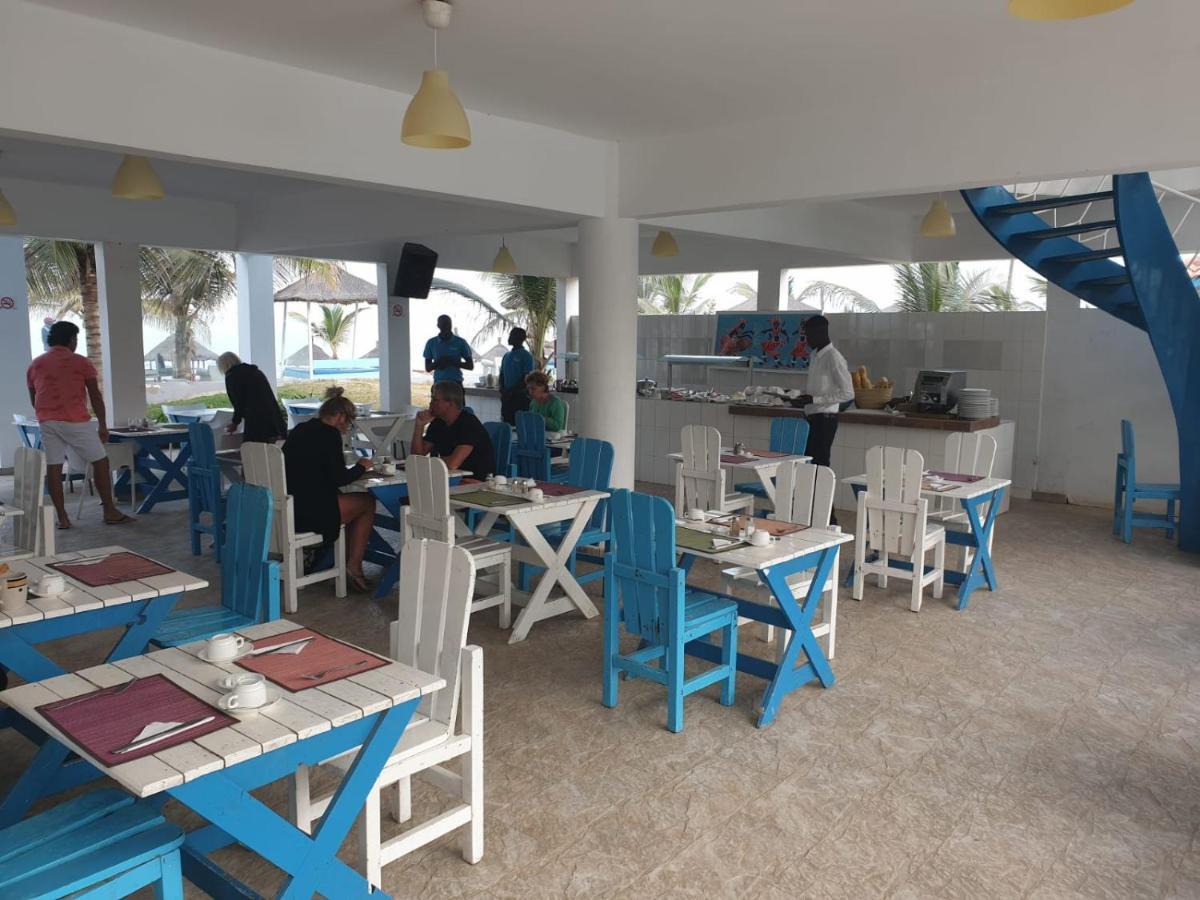 Djembe Beach Resort Кололи Екстериор снимка